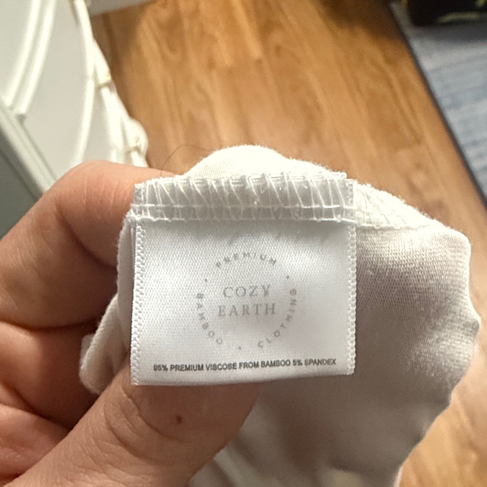 Women’s Cozy Earth Cream Short Sleeve Tshirt - Picture 4 of 5